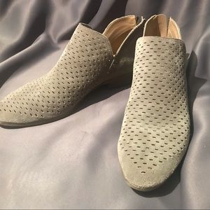 Kenneth Cole Reaction suede booties